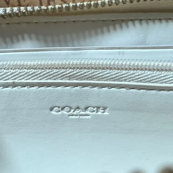 Coach Tan and Cream Shoulder Bag and wallet preowned great condition. - Picture 13 of 16